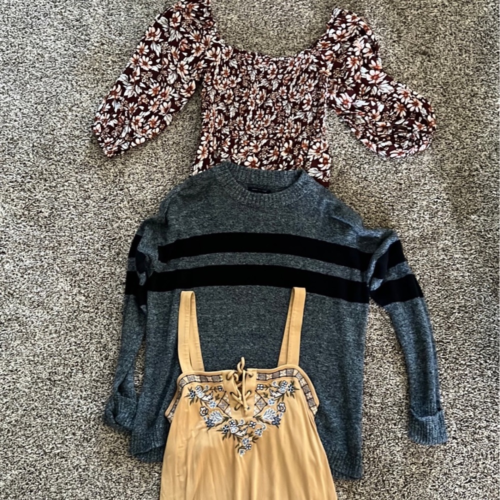American Eagle top bundle